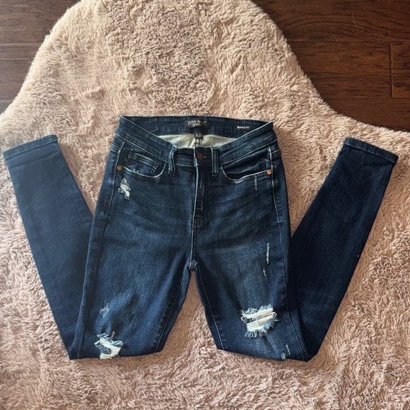 Judy Blue Denim - Judy Blue Stylish Blue Denim Distressed Women Jeans Skinny fit size 3 / 26